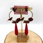 Venta de complementos de flamenca: imagen de pendientes rojos con flores, rosas y pájaros