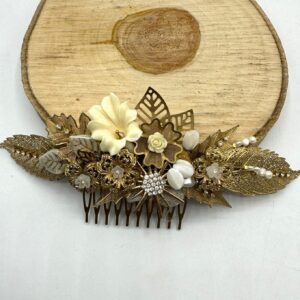 Tocado joya dorado flor porcelana