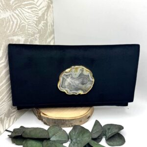 Bolso terciopelo negro tipo sobre con piedra