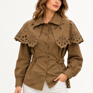 Chaqueta Camel con Capa Bordada